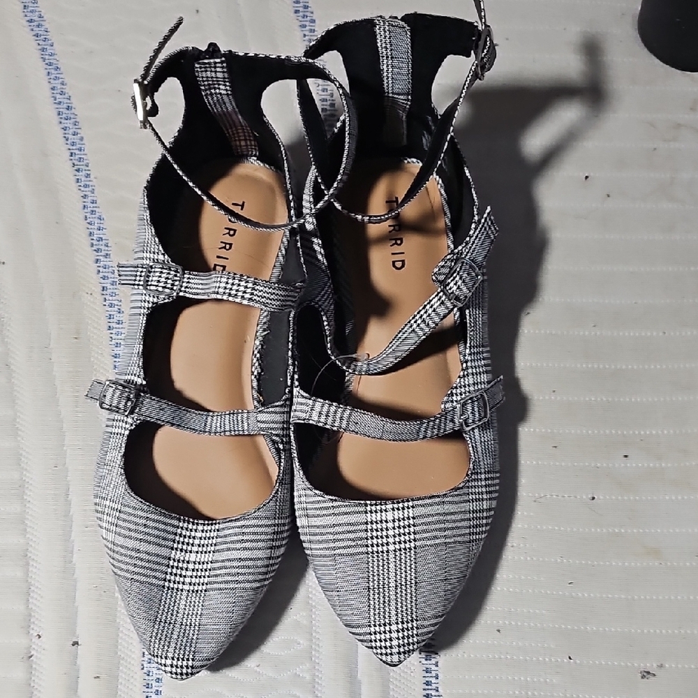 Torrid Black and White Women's Shoes